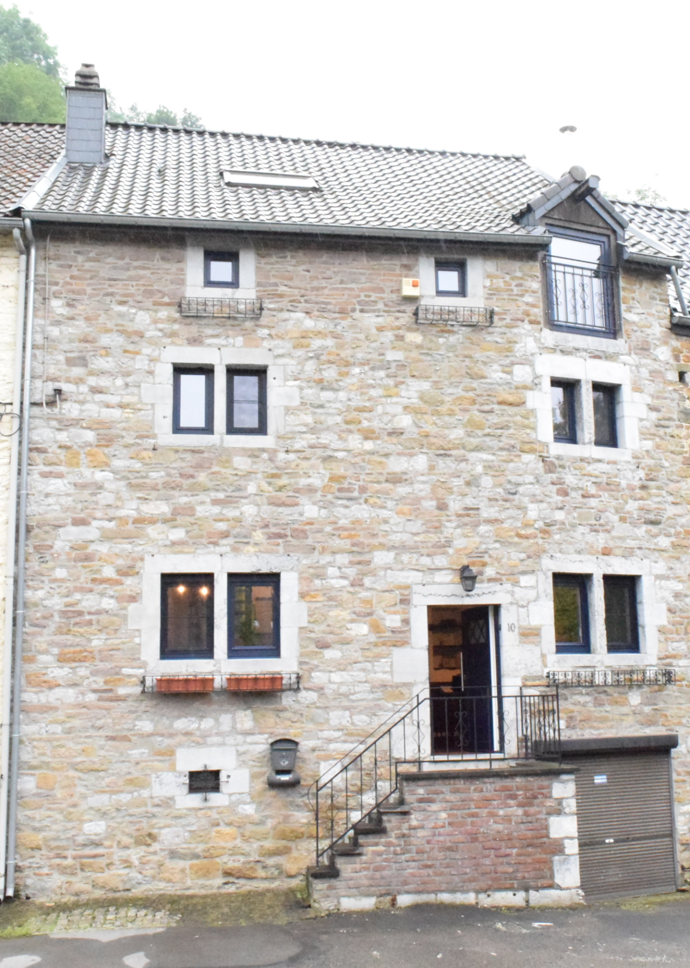 610b9385395d8fb26a43d0b9 facade photo rognee