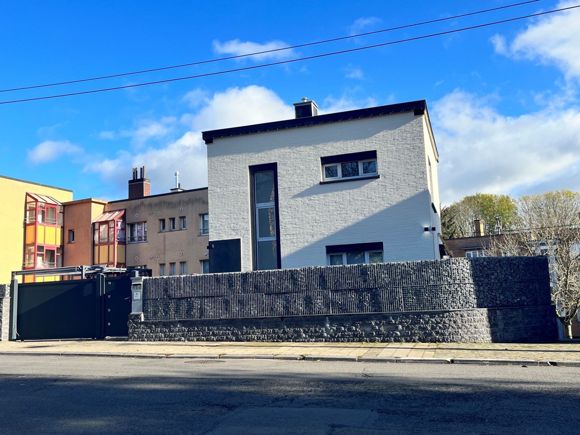 638a2d093417f60b88de2edc xhovemont facade